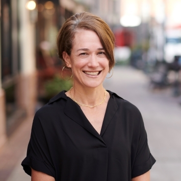 Betsy Hurt Cunagin '91 Headshot